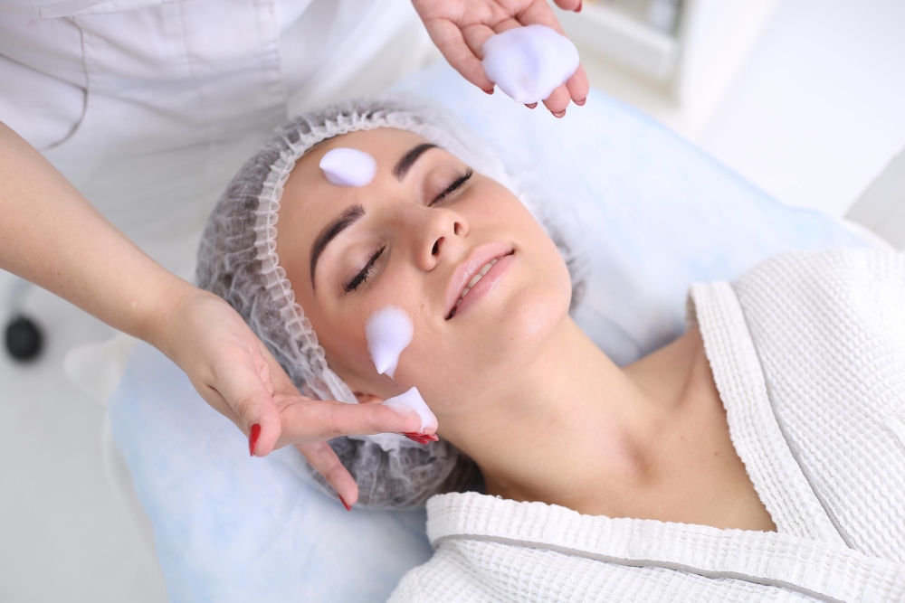 Facial treatment with foam